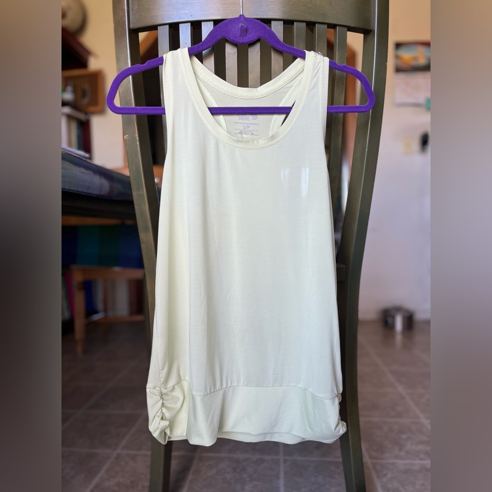 Mountain Hardware Wick racer back tank top. Size S. Oversized.
